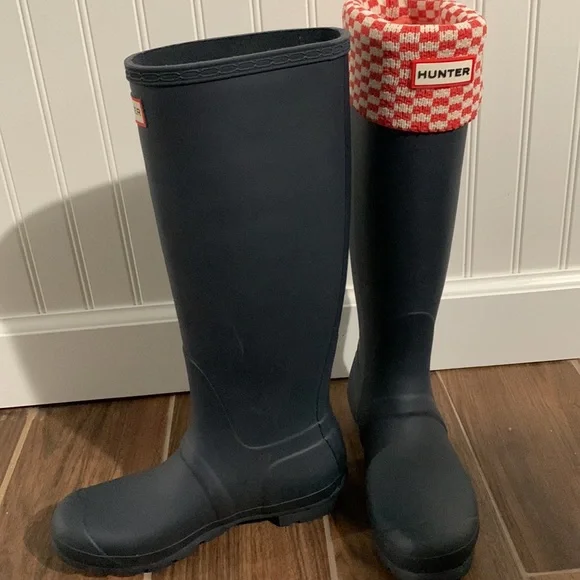 Hunter Boots and Fleece Boot Socks - Navy Matte - Picture 2 of 4